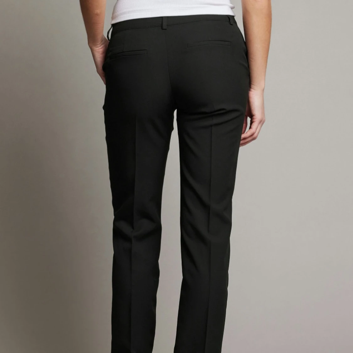 Svarta kostymbyxor med rak passform - 2