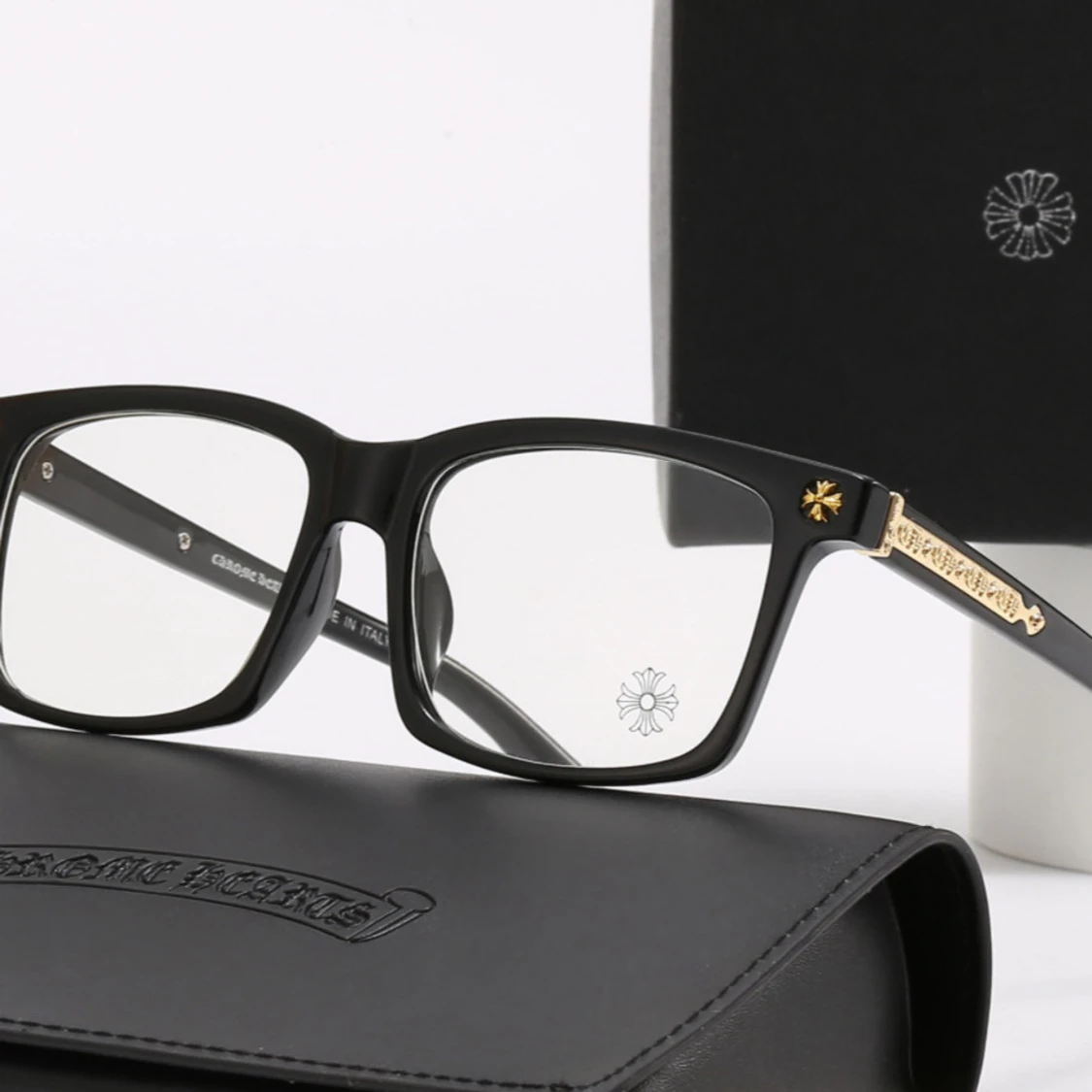 Svarta glasögon från Chrome Hearts