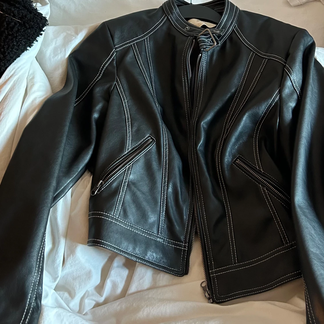 Svart skinnjacka  - 2