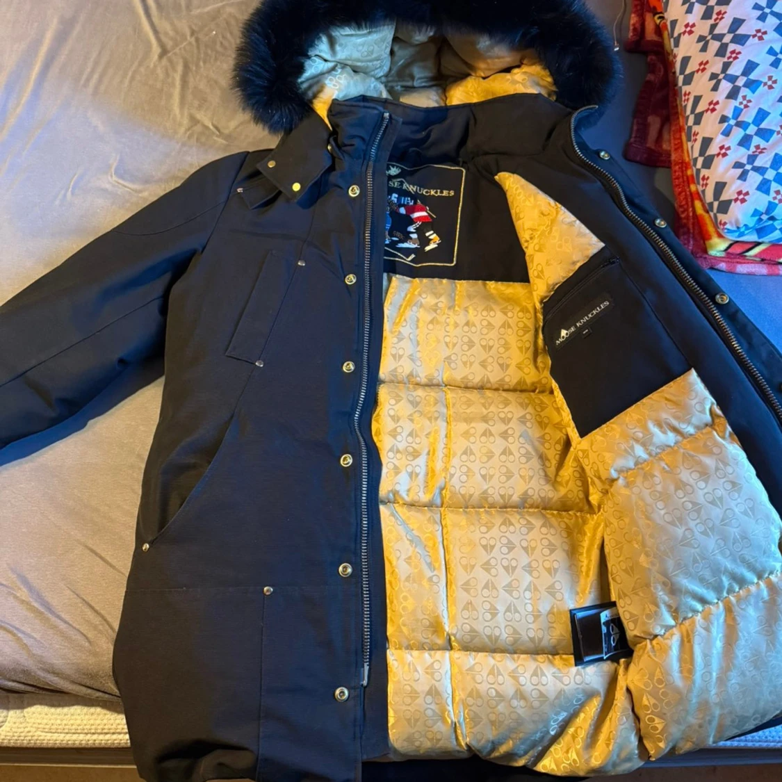 Svart dunjacka från Moose Knuckles - 1