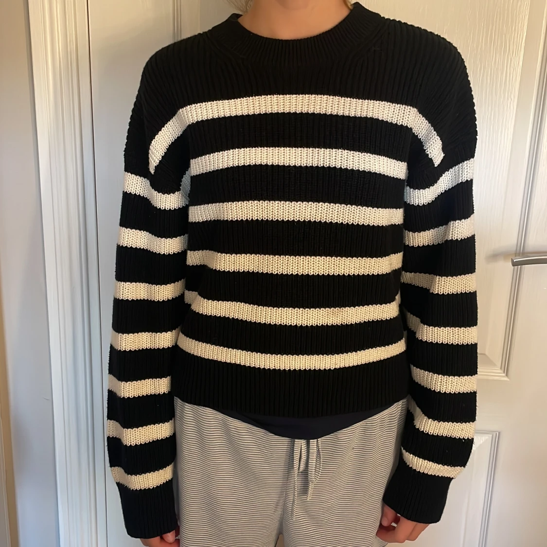 Svartvit randig stickad tröja H&M - 3