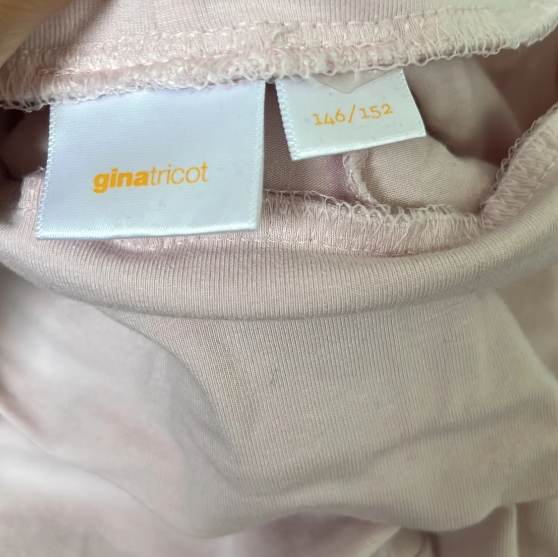 Ljusrosa yoga pants från Gina Tricot