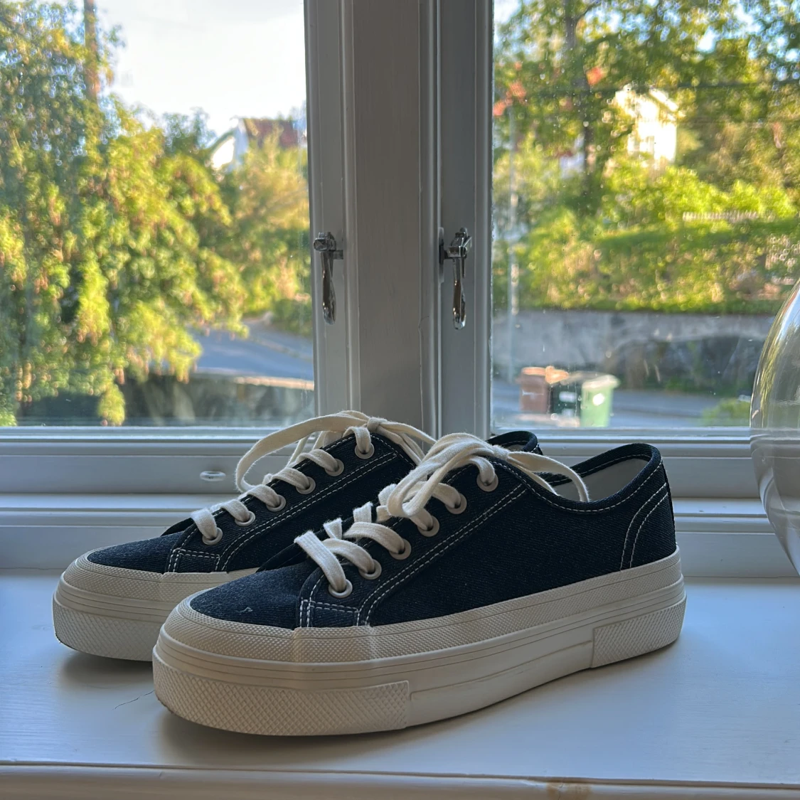 Mörkblå denim sneakers - 2