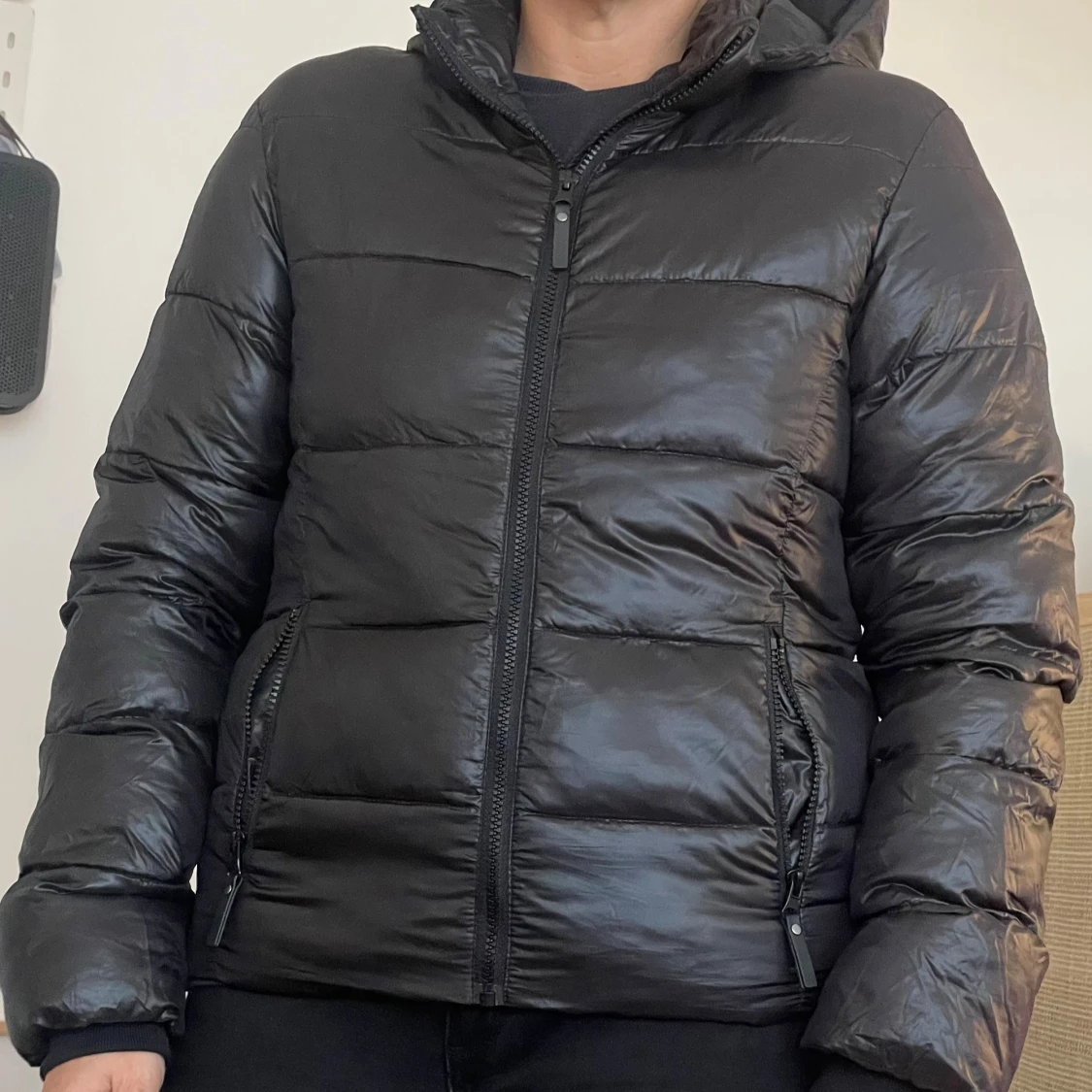 Svart puffer jacka  - 4