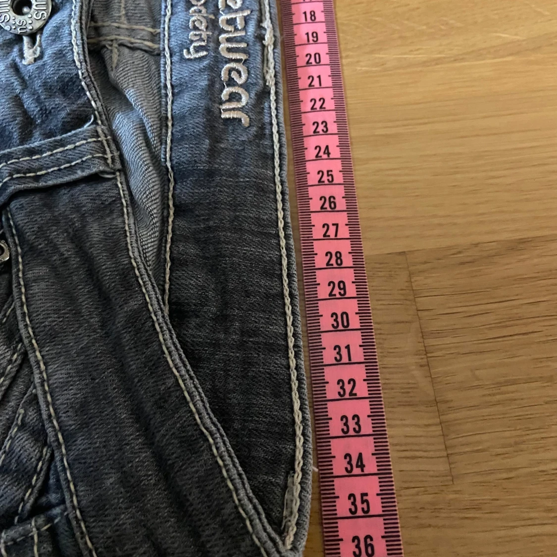 Grå bootcut jeans från Streetwear Society - 3