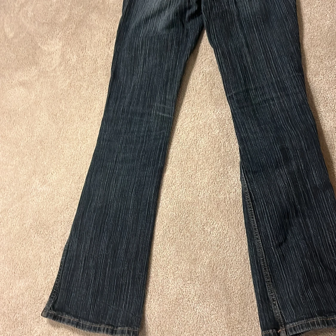 Low waist, bootcut jeans från H&M - 3