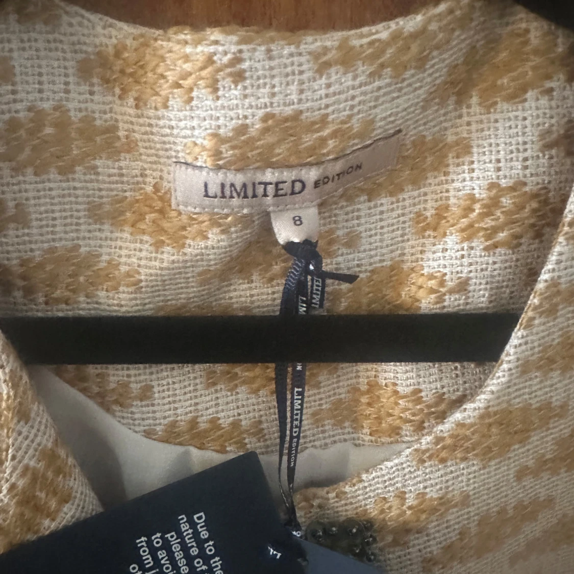 Beige och vit kavaj från M&S Collections  - 1