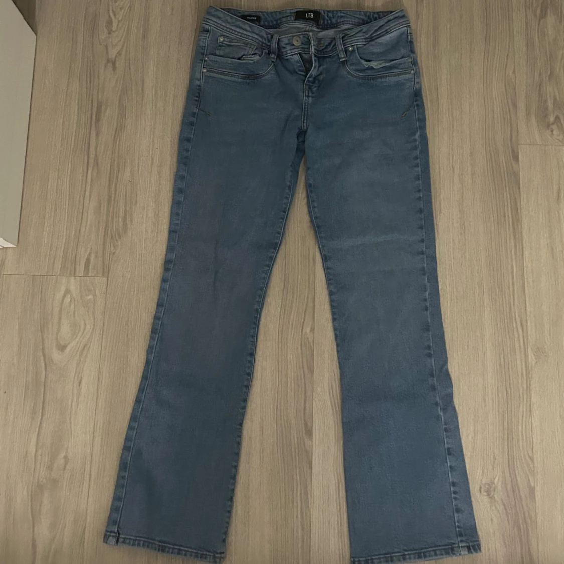 Blå bootcut jeans från LTB