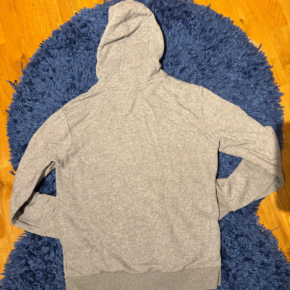 Grå Adidas hoodie - 1