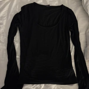 Långärmad tröja  - Tröja från Gina tricot storlek M 