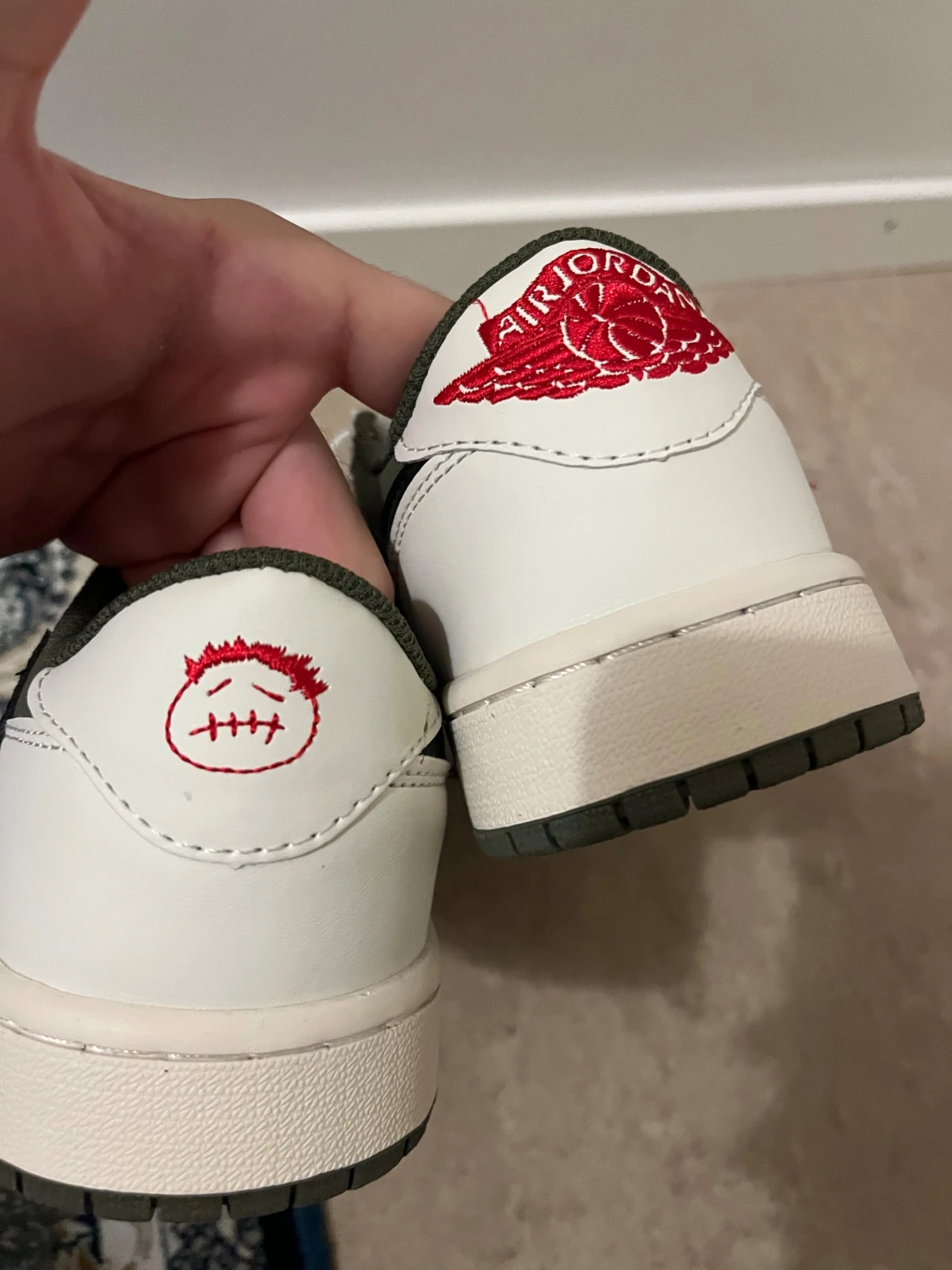 Nike Air Jordan 1 Low Travis Scott Olive - 1