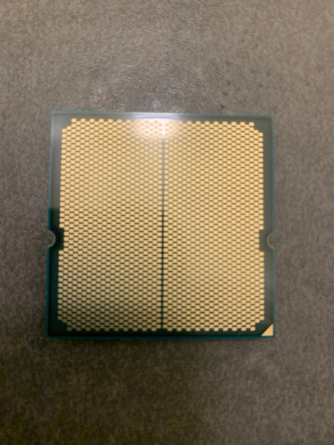 AMD Ryzen 9 7900 - 1