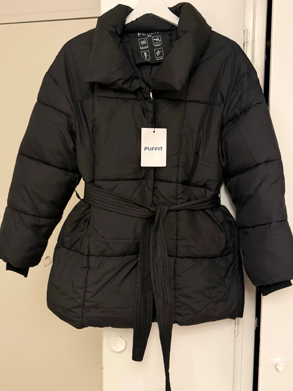 Svart pufferjacka - 2