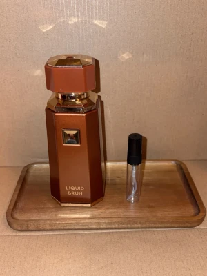  5ml liquid Brun sample - 5ml sample av liquid brun, 10% rabatt på bundles 