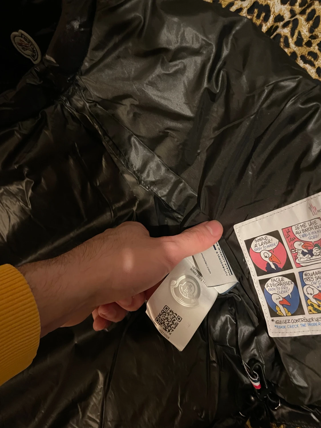 Svart Moncler pufferjacka med huva - 2