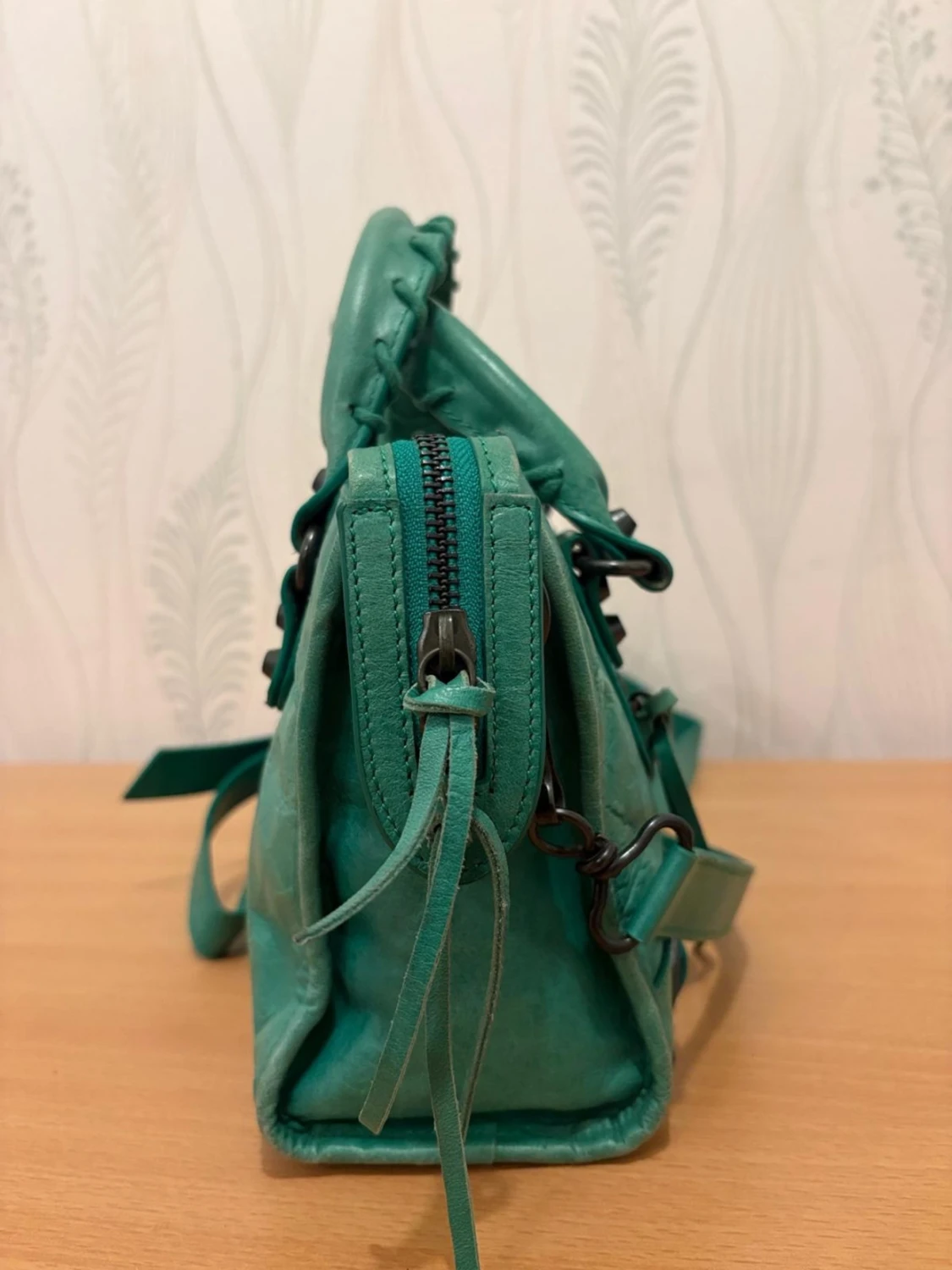 Grön handväska i skinn - 1