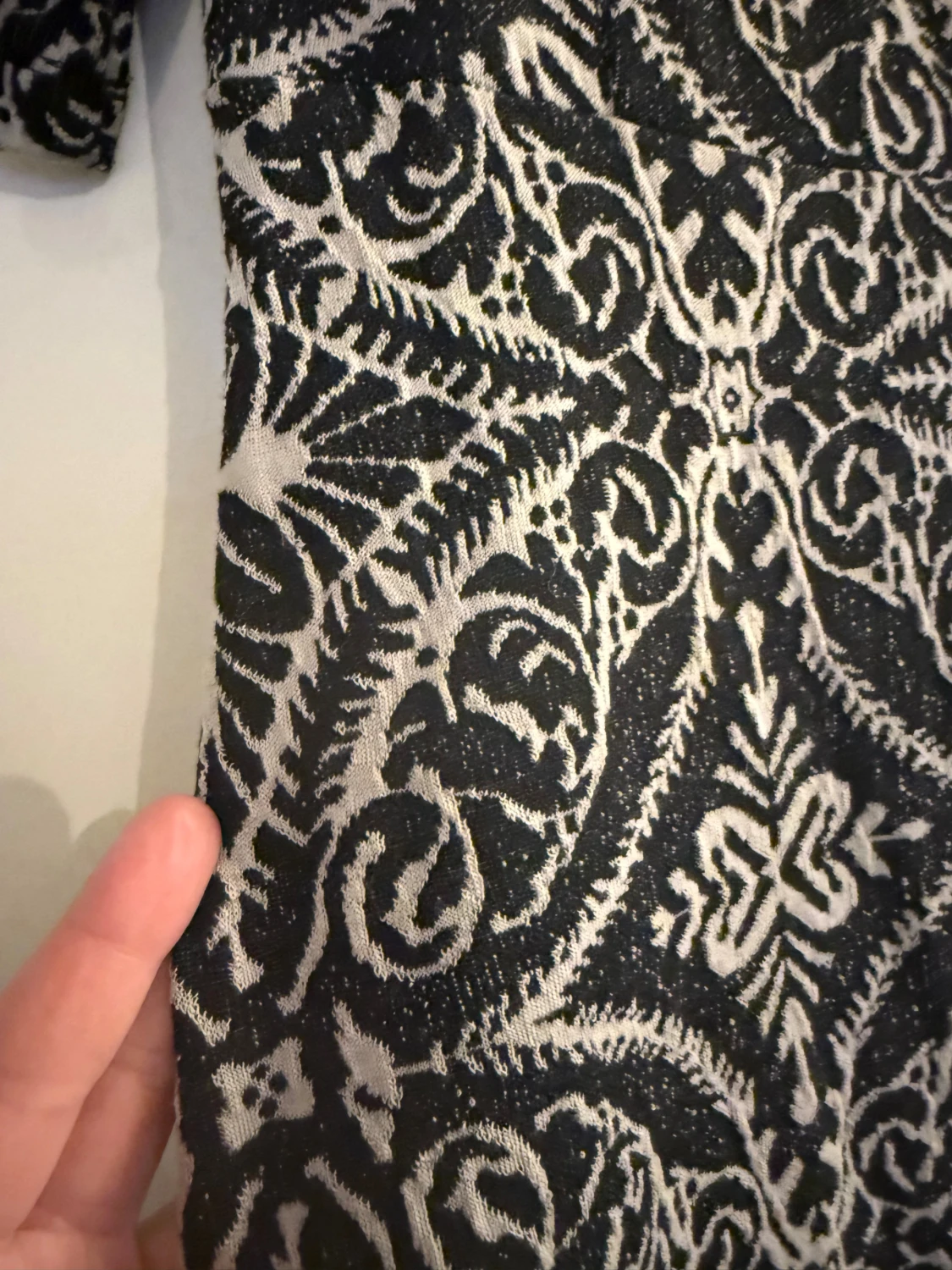 Svart och beige mönstrad klänning Cream - 2