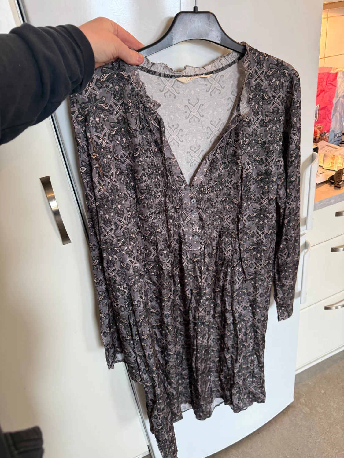 Mönstrad svart/grå kortklänning - 3