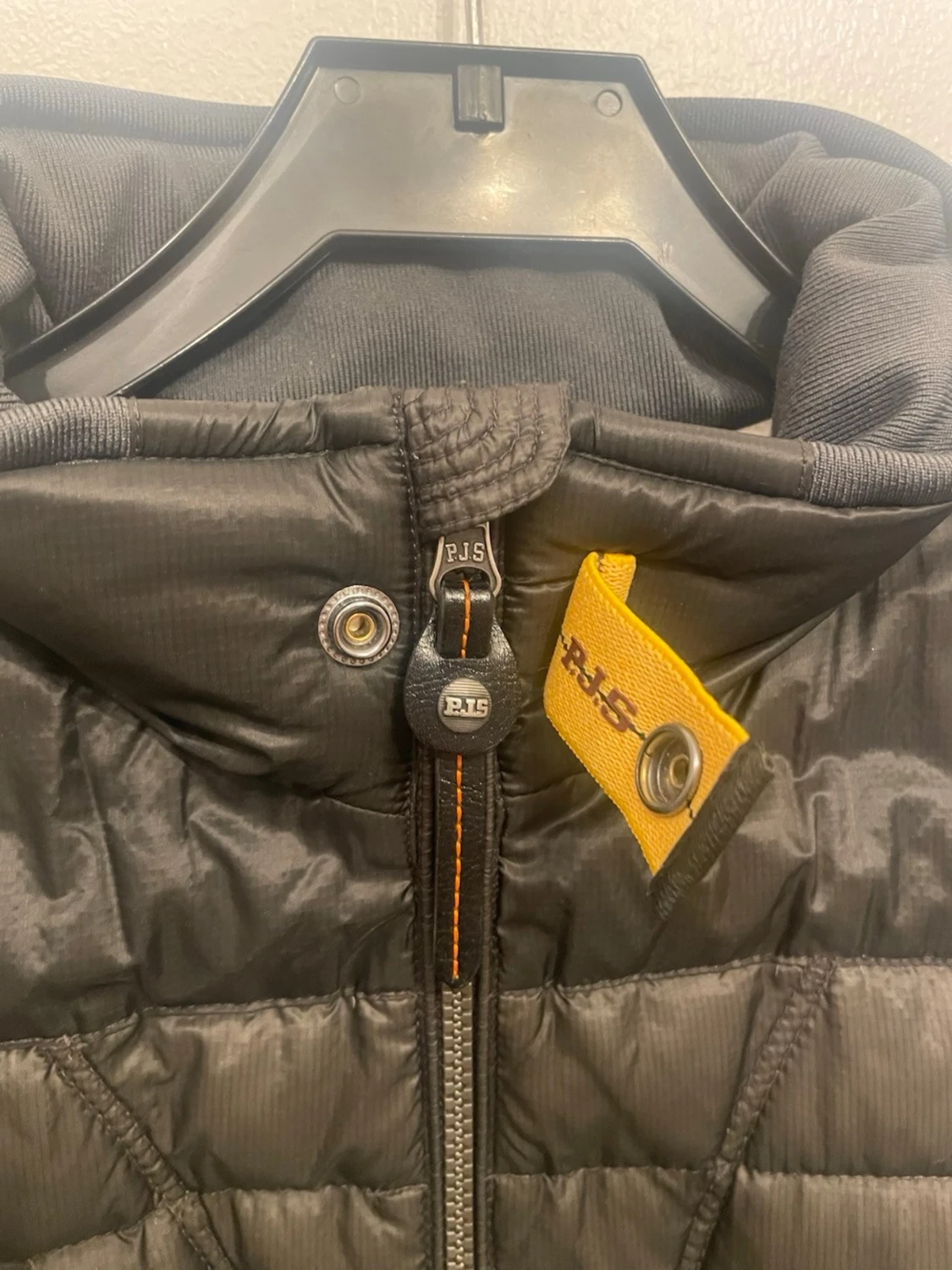 Olivgrön dunväst från Parajumpers - 1