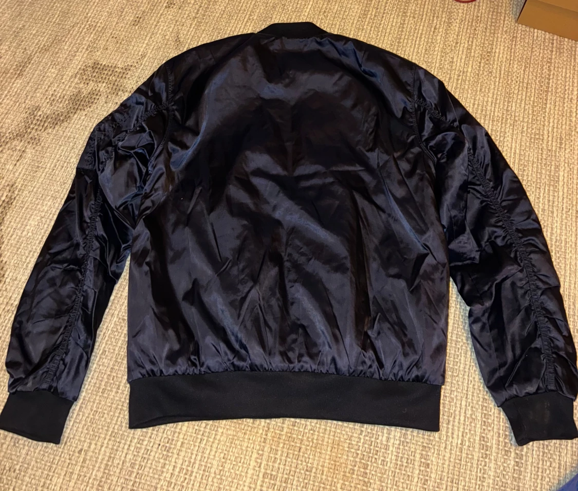 Mörkblå bomberjacka från Adidas - 1