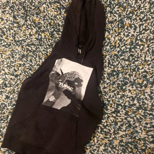 2pac hoodie  - 2pac hoodie storlek S 