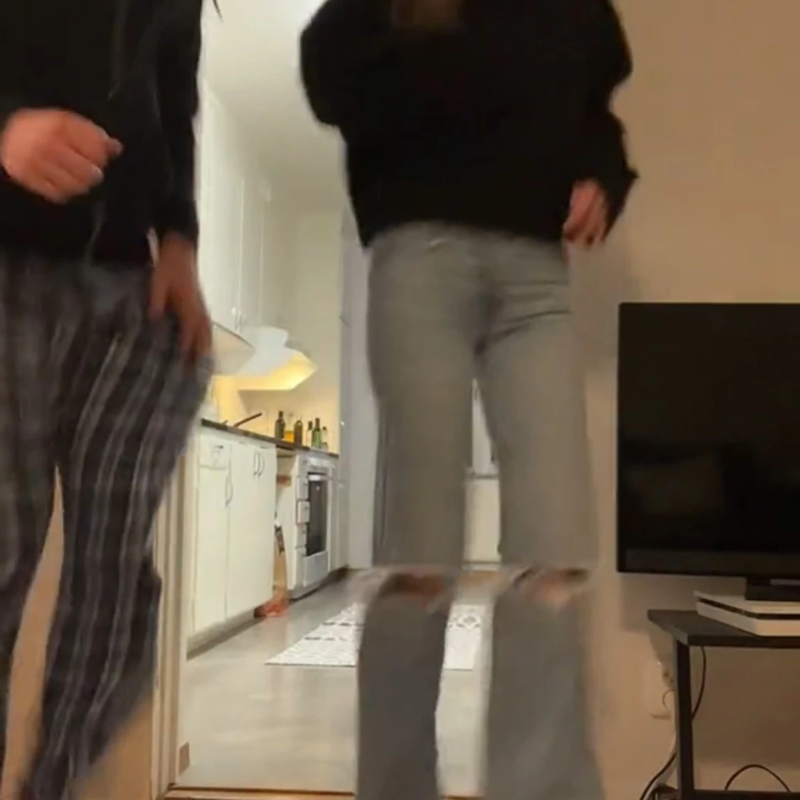 Ljusblå slitna bootcut jeans - 1