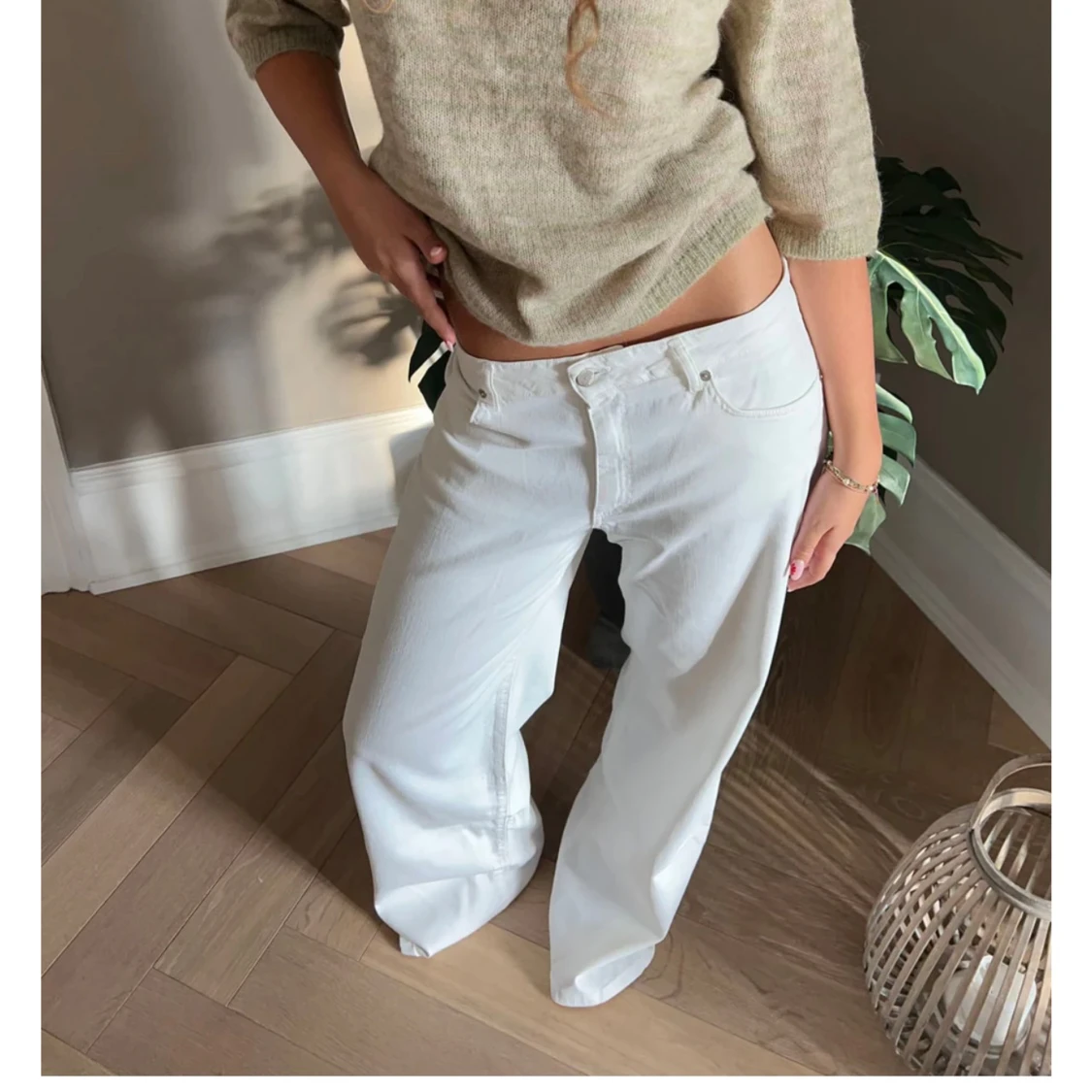 Alaia low waist jeans design by si