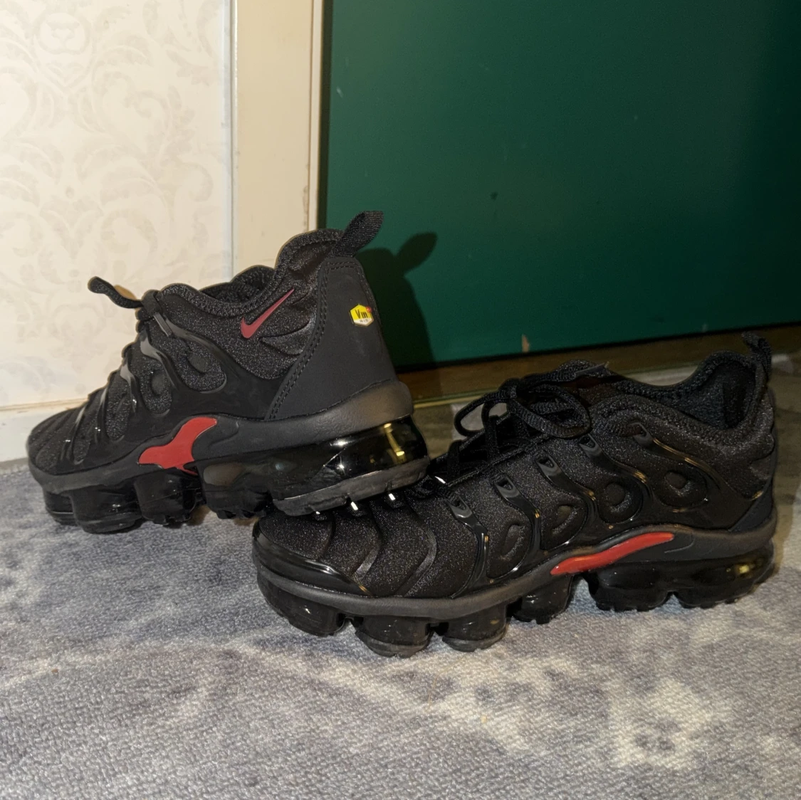 Nike Air Vapormax Plus Svarta/Röda