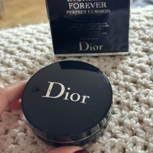 Diorskin Forever Perfect Cushion  - Brandnew Dior Cushion 15g SPF 30 Pore refining effect