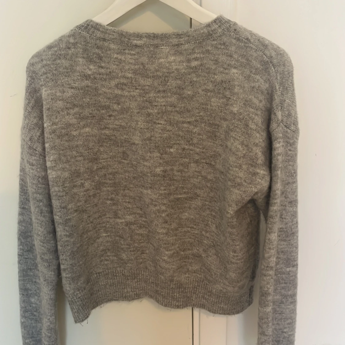 Grå stickad tröja från LMTD XS - 4