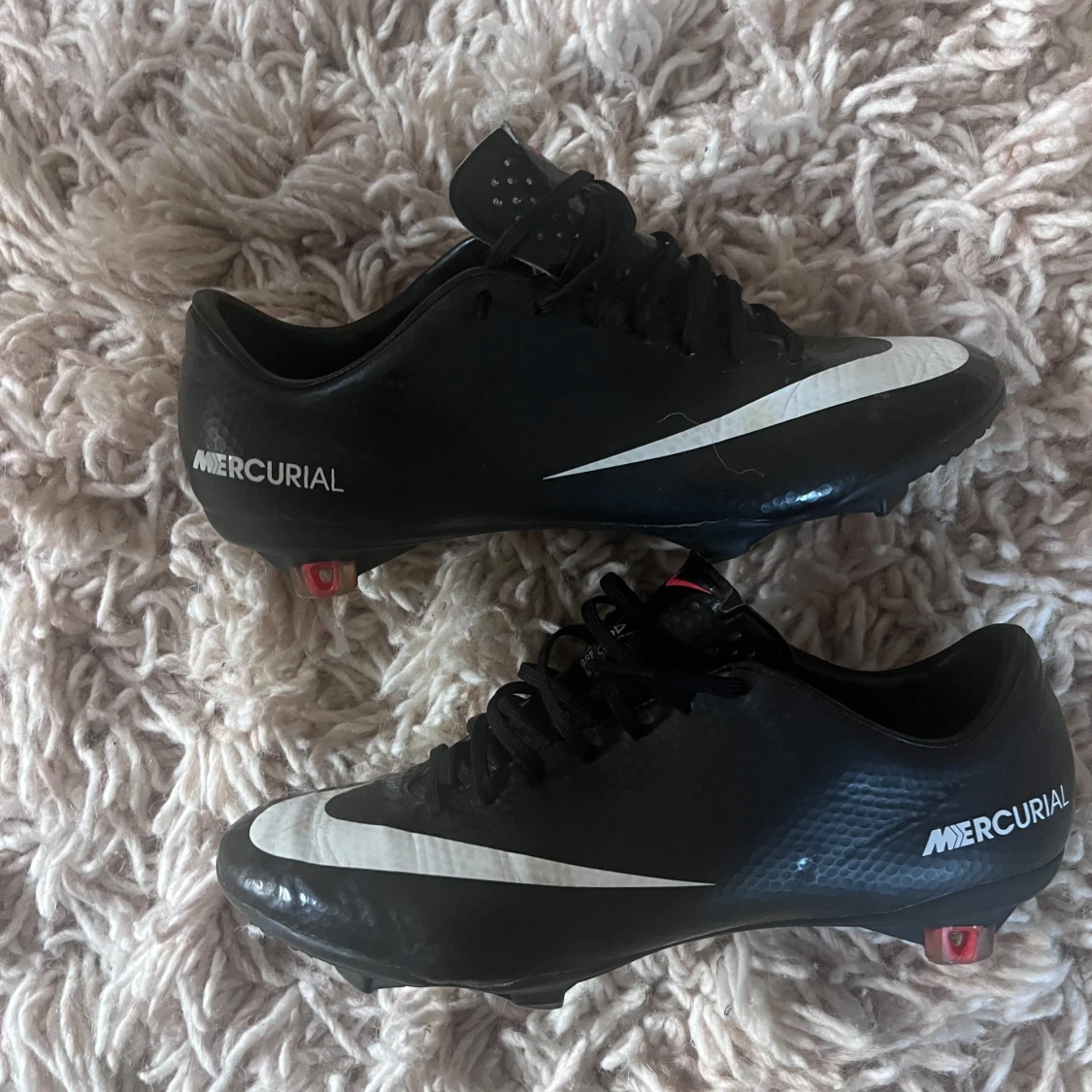 Nike svarta fotbollsskor strl 42 - 4