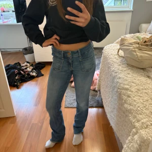 Vero Moda denim jeans - Jättefin kvalitet och passform men tyvärr lite stora för mig! Storleken är 28/34