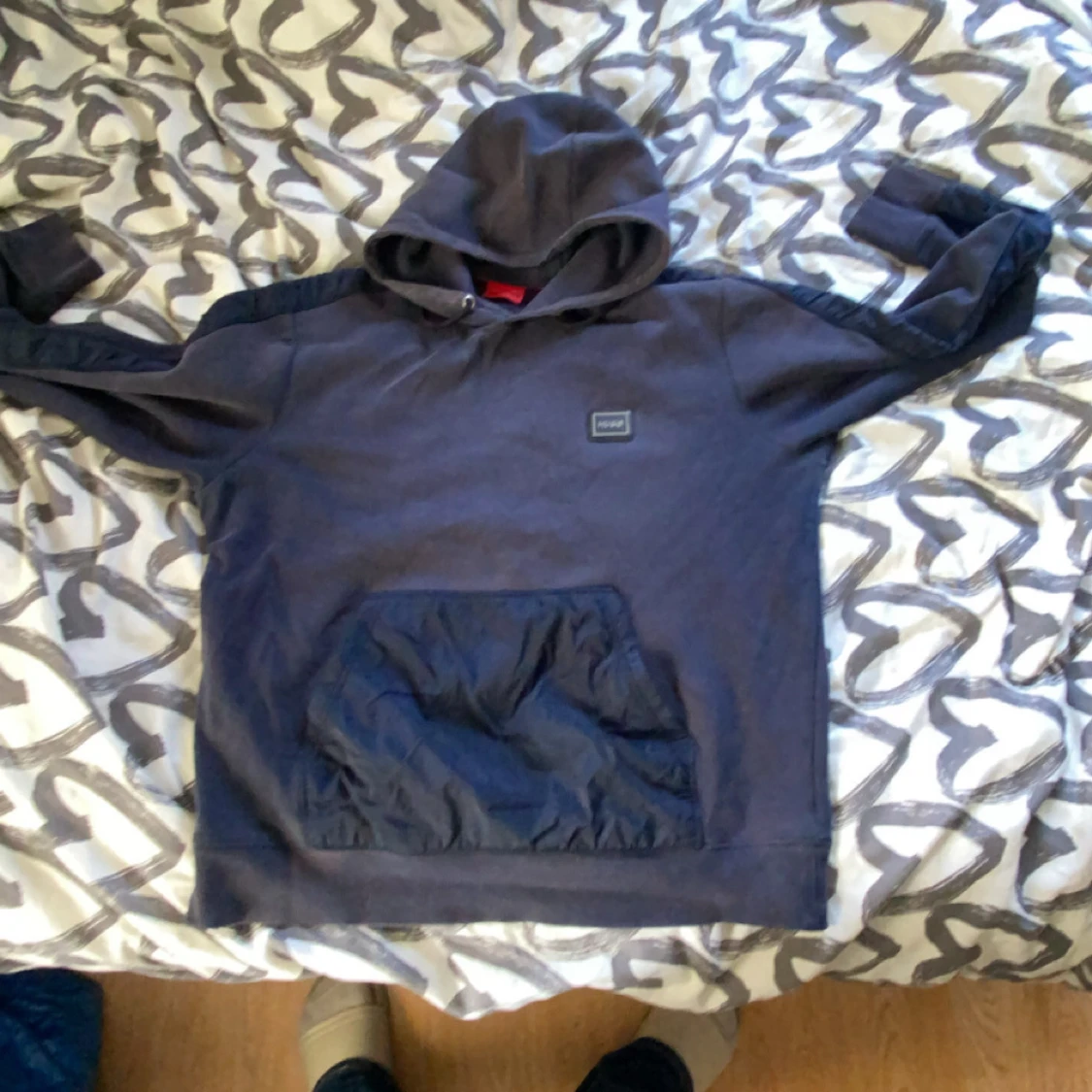 Mörkblå hoodie från HUGO - 2