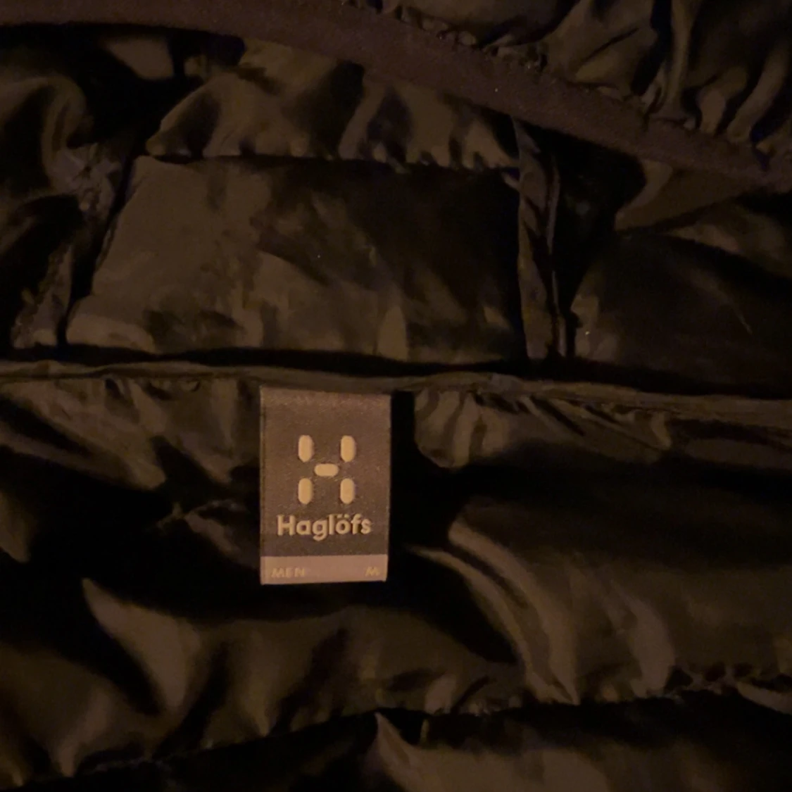 Svart dunjacka från Haglöfs, M - 4