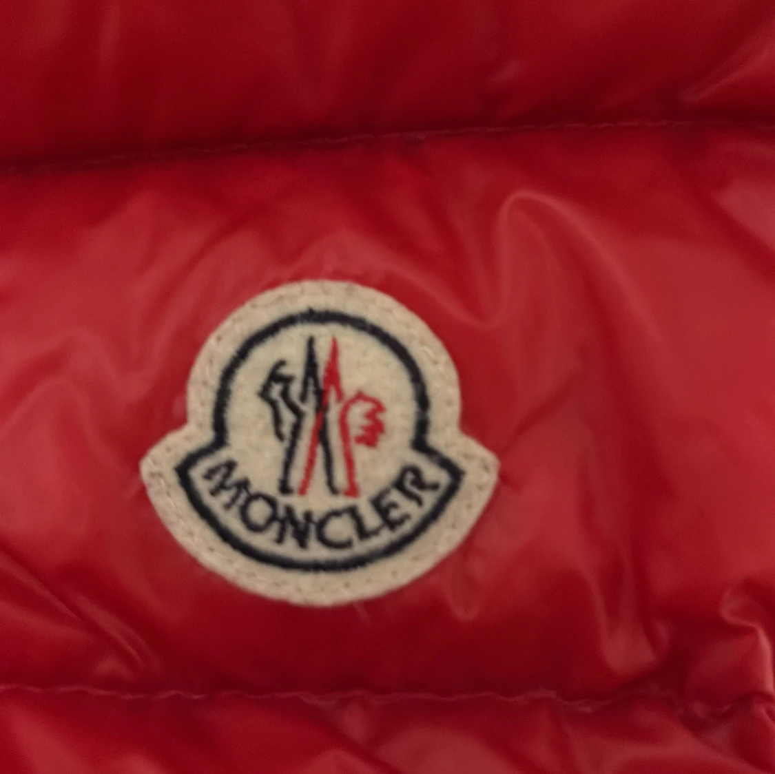 Röd dunväst från Moncler - 4