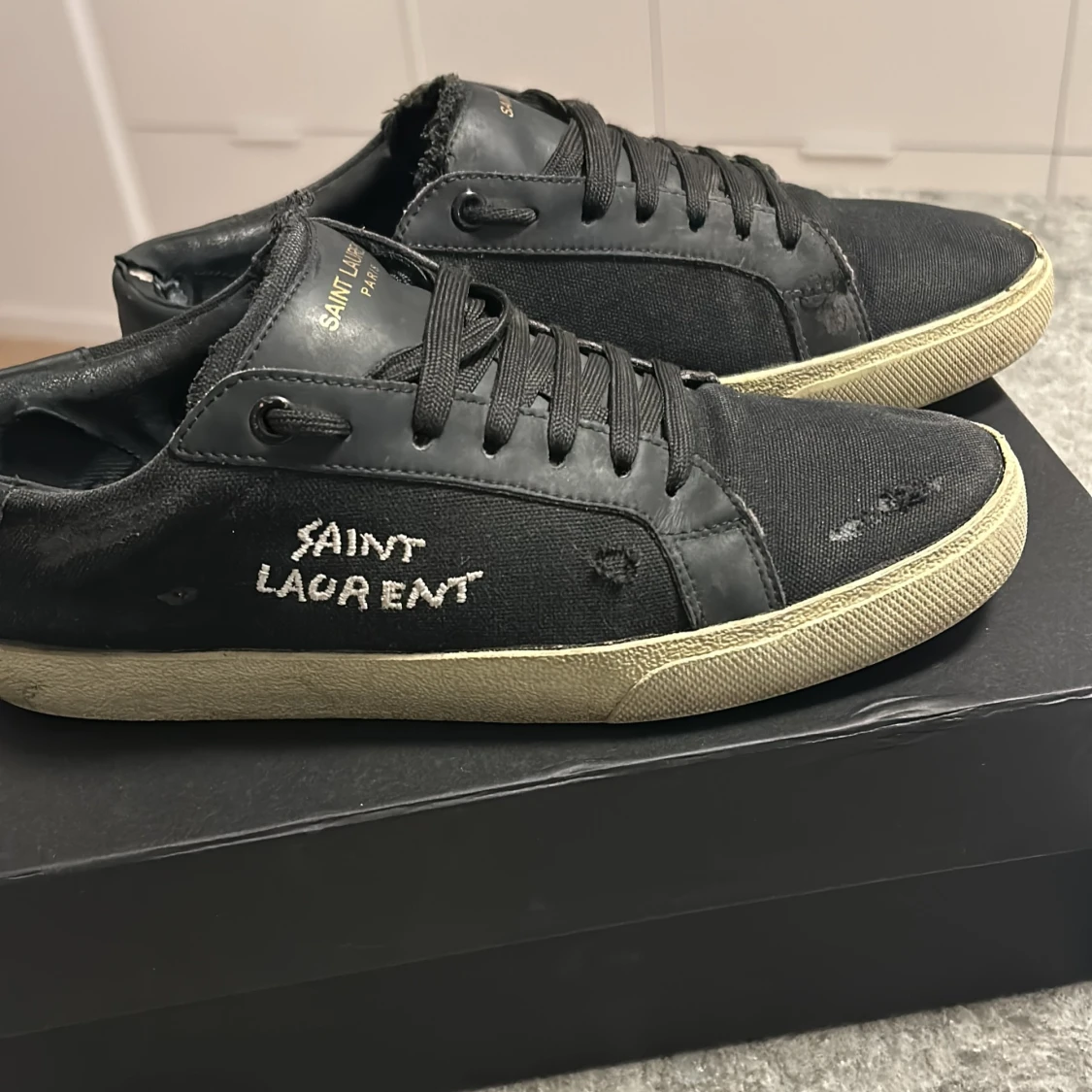 Svarta Saint Laurent sneakers strl 40