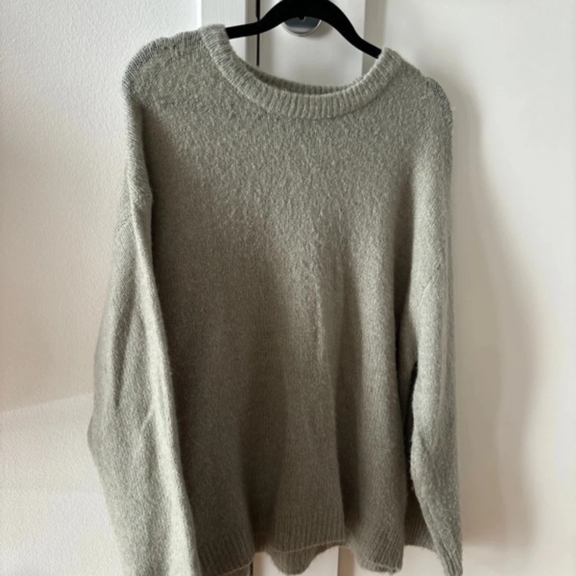 Grön stickad tröja - 1