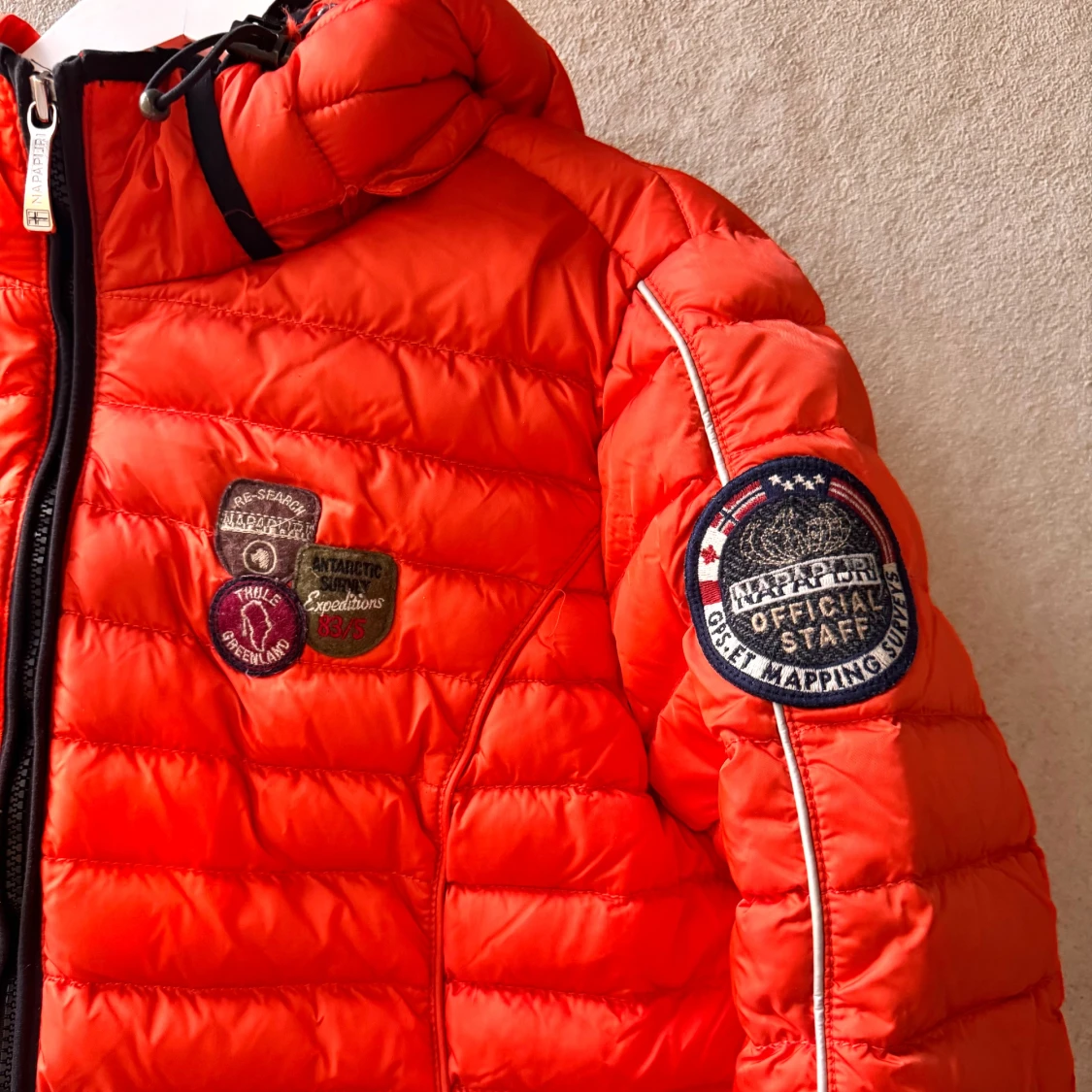Röd pufferjacka från Napapijri L - 2