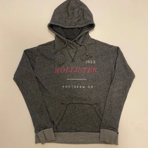 Vintage Hollister hoodie S - Vintage archive Hollister hoodie //  Storlek S //  Mycket bra skick //  Skriv vid minsta fråga eller fundering💯🤝