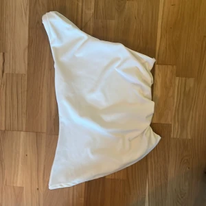 Vit topp - Vit topp från Mango. Använd endast en gång. 