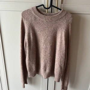 stickad tröja - Stickad tröja från Zara. I bra skick