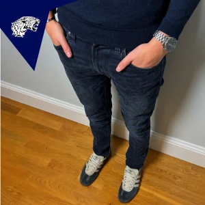 NUDIE JEANS LEAN DEAN - Fet Nudie jeans Lean Dean | Skick: 8.5/10 | Strl: W29 L32 | Modellen är 180cm | Hör av dig vid intresse eller om du undrar någonting! 