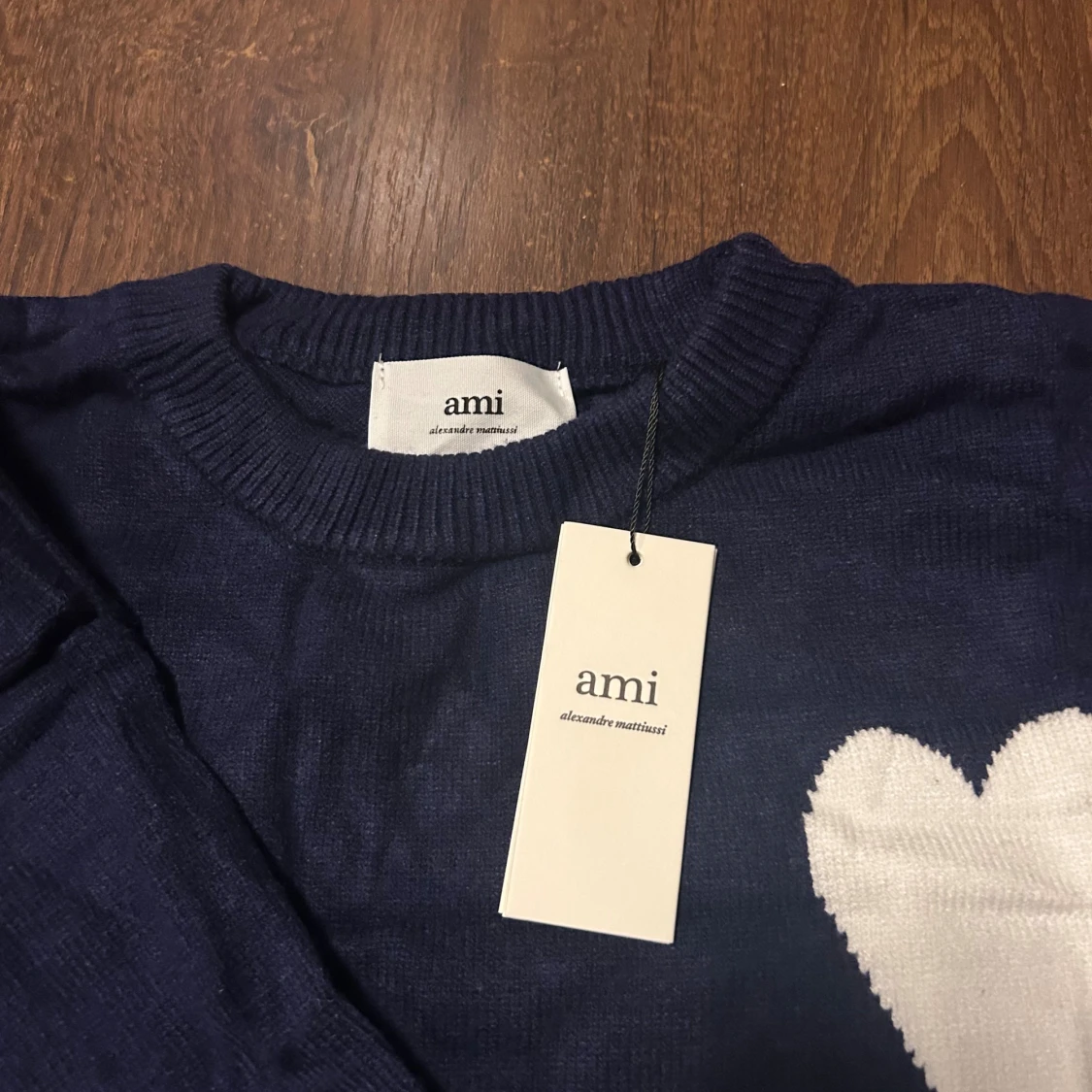 Mörkblå stickad tröja från Ami storlek M - 4