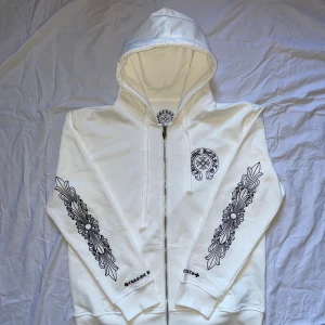 Chrome Hearts - Chrome Hearts White Horse shoe logo Hoodie Zip up (Los Angeles) -Completely new, Never worn before -Los Angeles showroom edition -Color: White -Cotton -Size M -Classic Horseshoe Logo.
