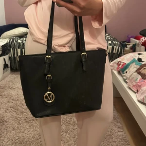 Svart väskor  - Svart väskor 