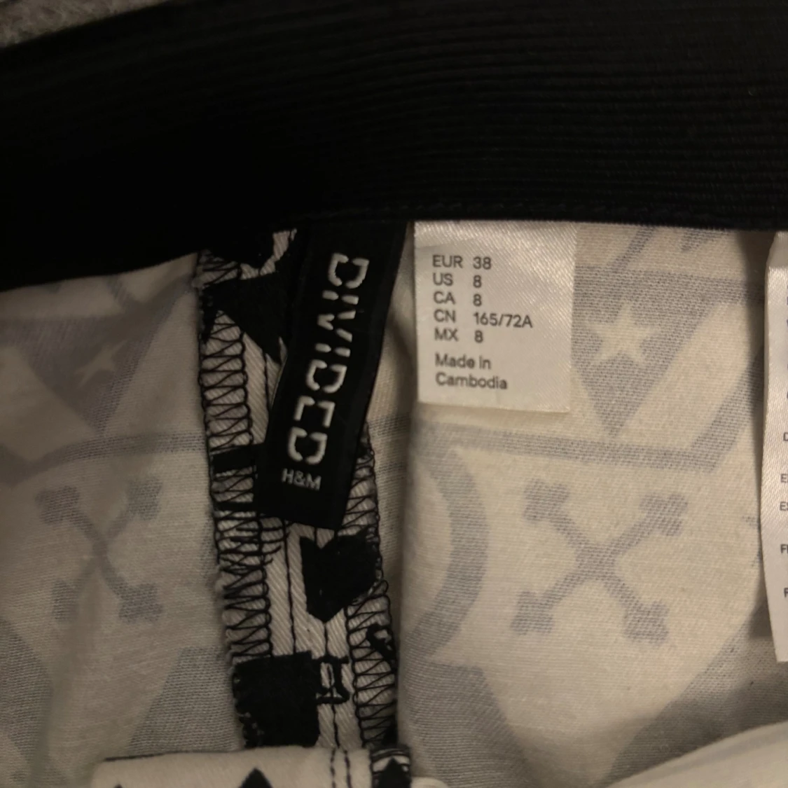 Svartvit mönstrad kjol från H&M Divided - 2