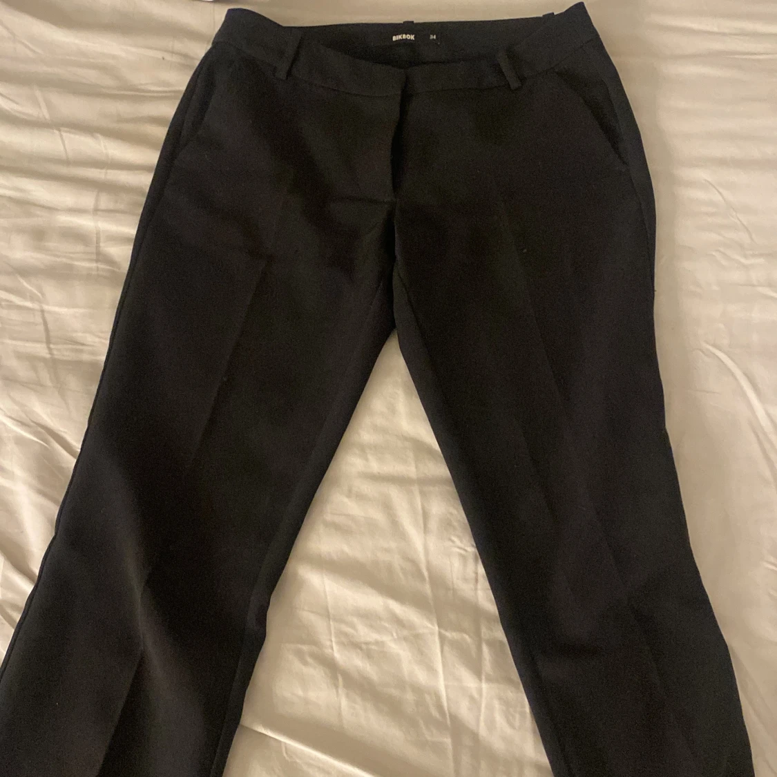 Svarta kostymbyxor från BikBok - 2