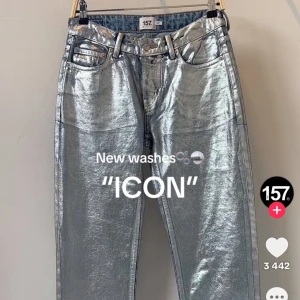 Silverfärgade jeans från 157 - Suuuper snygga jeans som är för små för mig☹️ köpta för 400kr och bara använda några få gånger