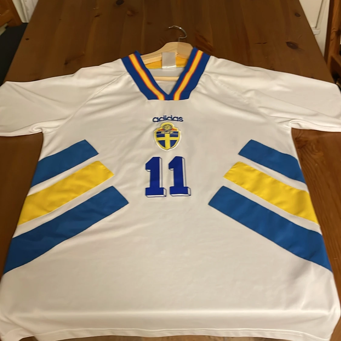 Svensk landslagströja Brolin #11 Adidas