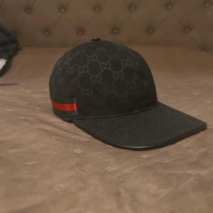 Svart gg keps - Svart gg keps, orginal lappar medföljer! Hör av er om ni har några frågor🫡